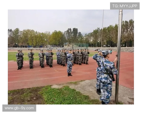 山东泰山足球队开展军训锤炼血性意志凝聚团队力量全面备战新赛季