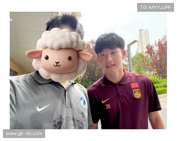 杨指导执教的足球队背后故事 揭秘教练是谁与他的战术理念